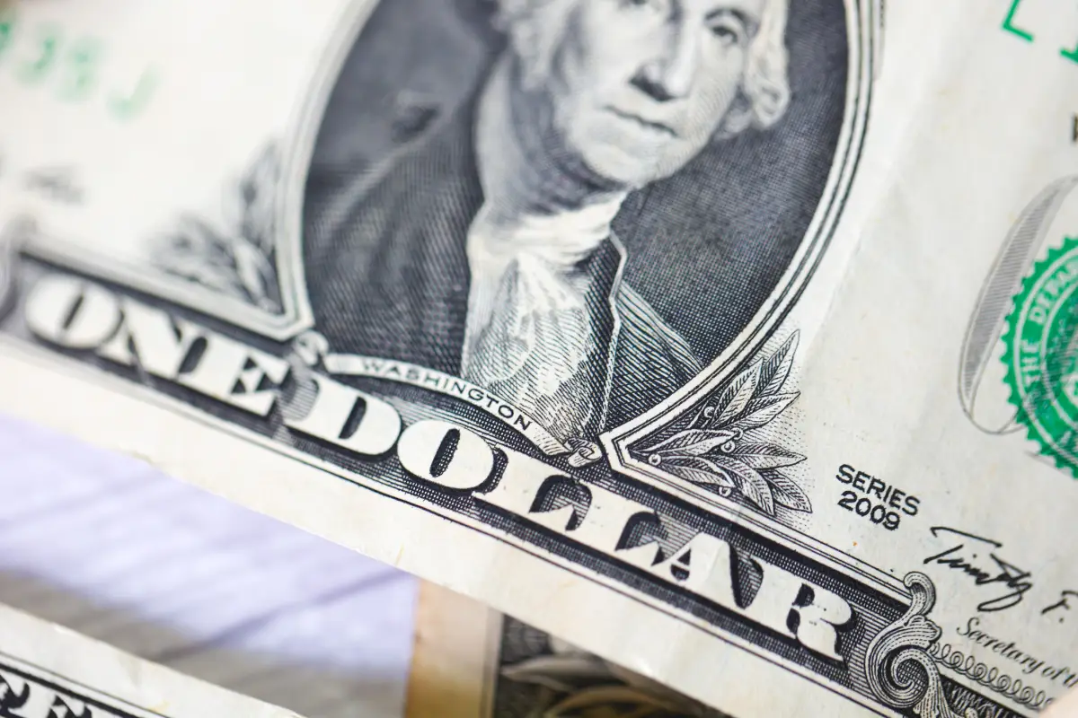 El dólar cayó a nivel mundial por mal reporte de generación de empleo