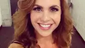 La cantante reaparecerá en su nueva televisora al ser parte de la entrega de Premios Tu Mundo, que se llevará a cabo este jueves y donde Aarón Díaz también participa.