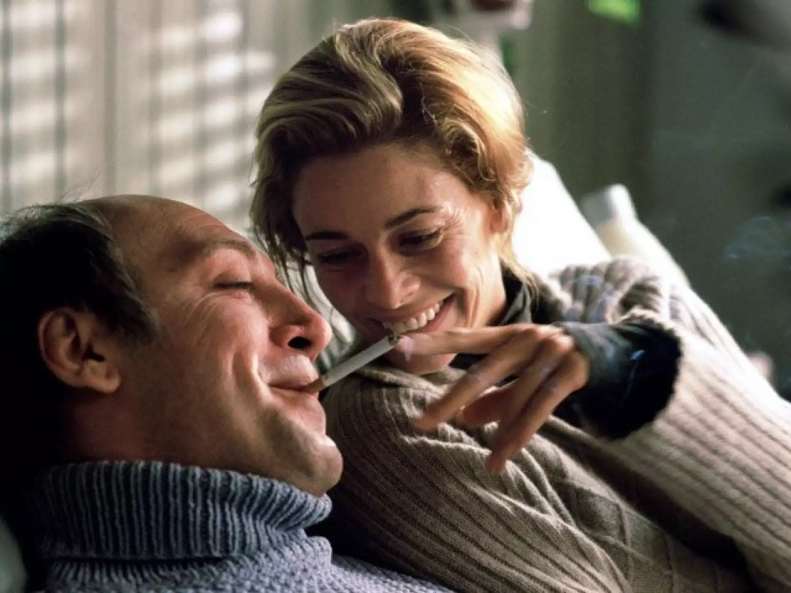 Mar adentro, 2004. Basada en la historia de Ramón Sampedro, un marinero que tras un accidente en su juventud queda tetrapléjico y permanece postrado casi 30 años y desea morir dignamente.