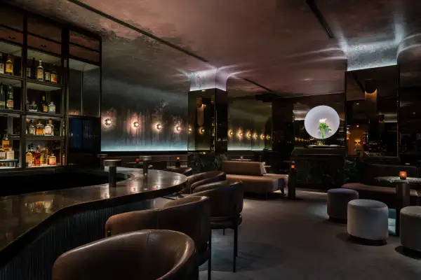 Marcus Lounge + Bar
