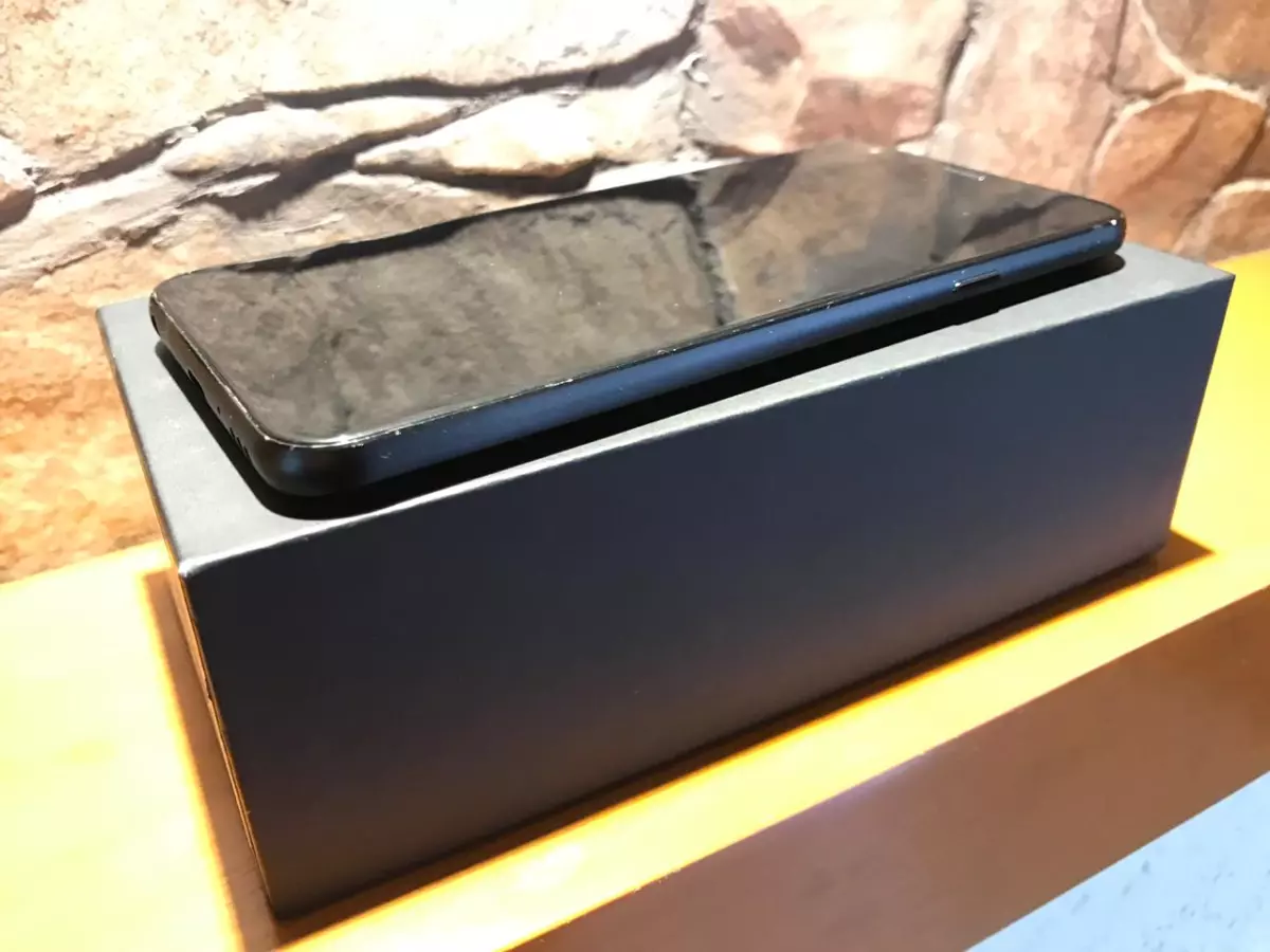 LG Q7 Plus: Bello por fuera, poco potente por dentro