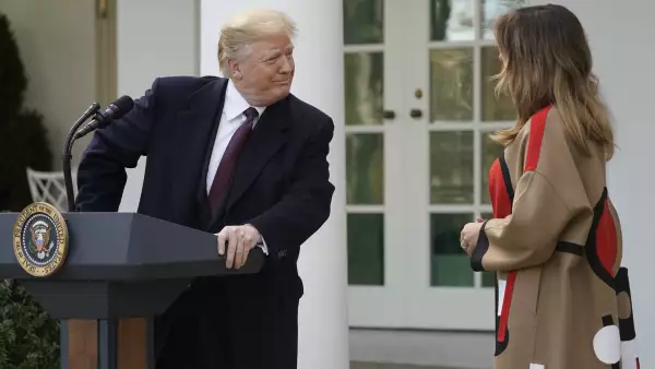 181121 trump melania gracias reu.jpg