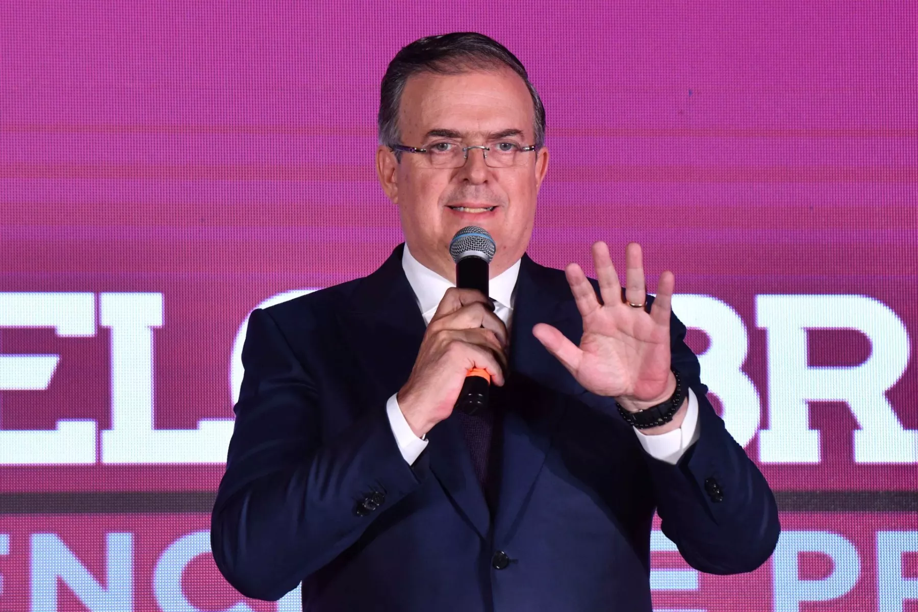 marcelo_ebrard_no_renuncia_morena