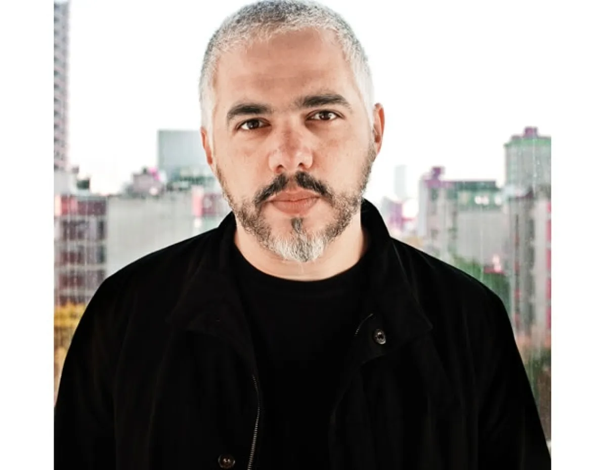 HÃ©ctor Esrawe.