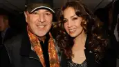 En entrevista para el diario Reforma, la cantante habló de su gira `Habítame Siempre´ y de cómo mantiene a su familia en una burbuja donde no entran rumores ni cosas que se inventan.