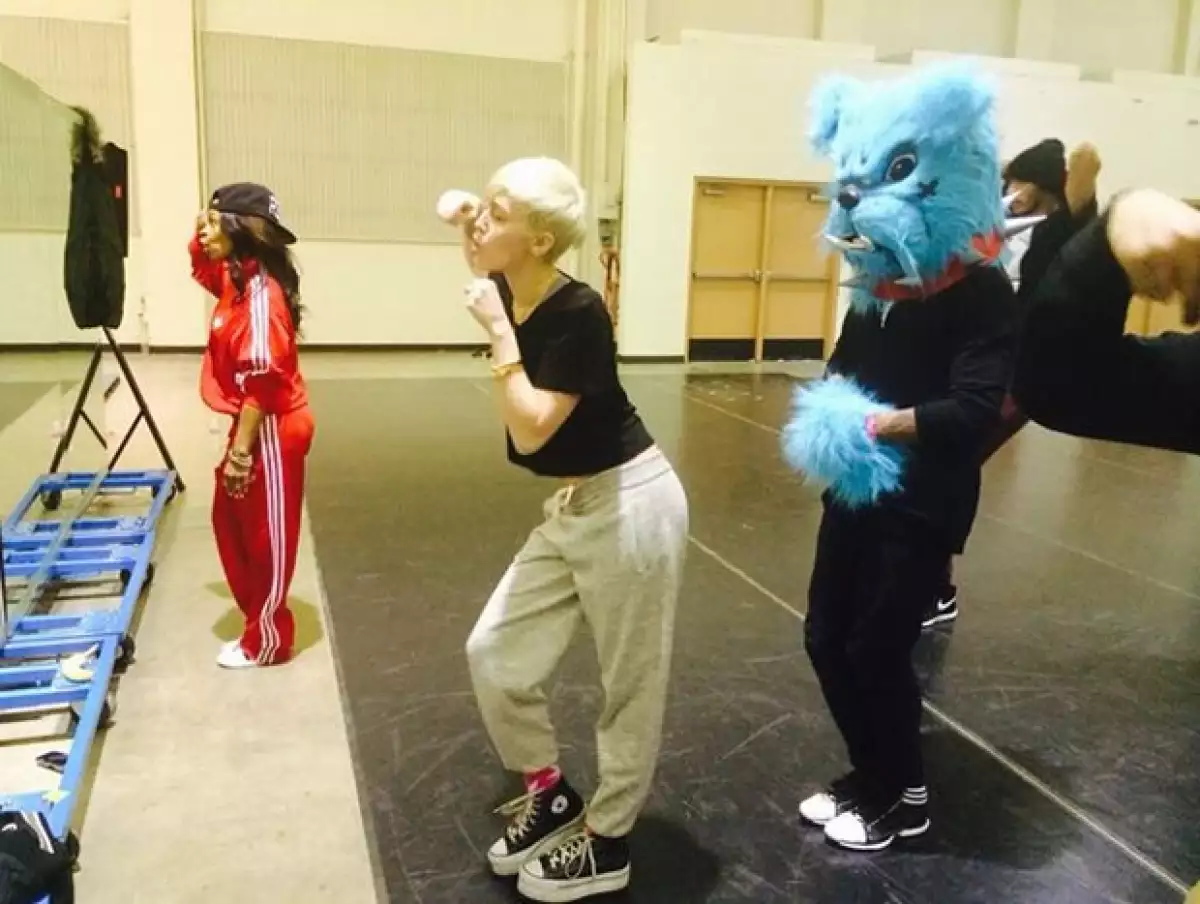 Ella ha puesto especial interés en su gira, y es que no hay nada que le emocione más que causar controversia con su forma de actuar.