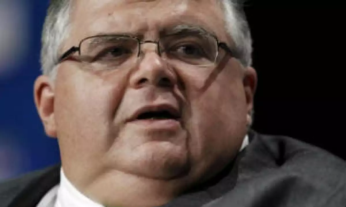 Agustín Carstens, gobernador de Banxico, dijo que espera una "fuerte corrección" del peso. (Foto: Reuters/archivo )