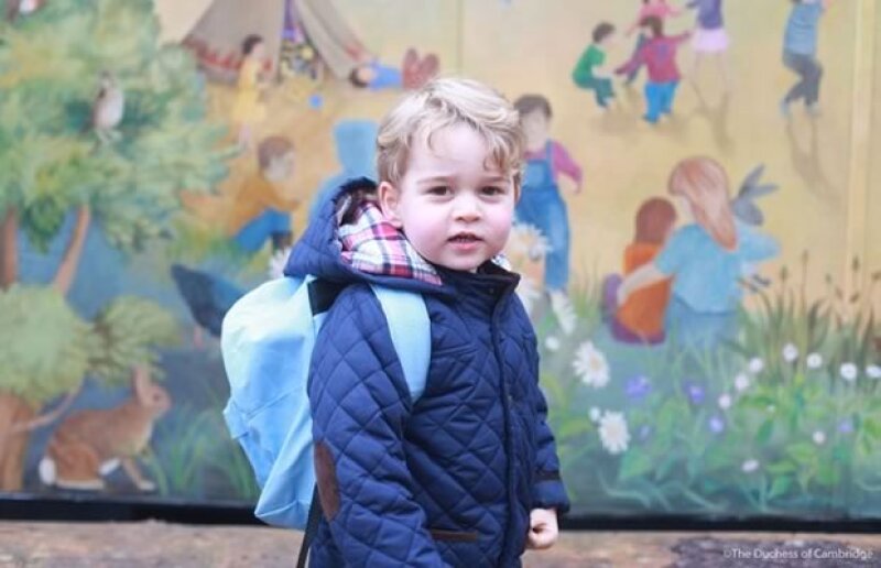 El príncipe George listo para su primer día de clases.