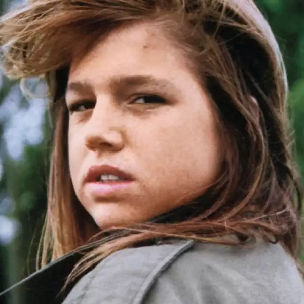 En su éopca de estudiante no era brillante, le costaba la geografía y la historia, pero adoraba en inglés.