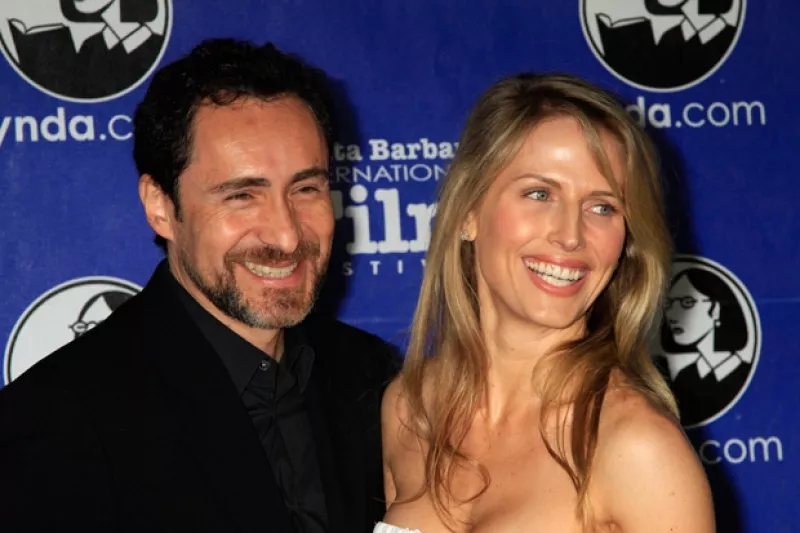 Para el nominado al Oscar el romance tiene un nuevo rostro, siempre reservado, Bichir hoy muestra que Cupido lo flechó, y muy bien, con la canadiense Sherk.