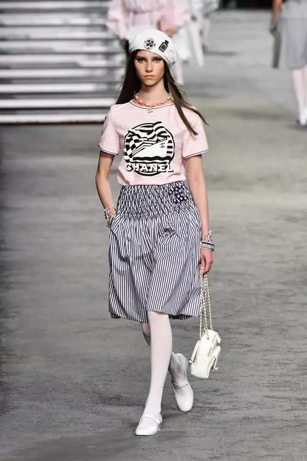 Chanel Cruise 2018/2019 Collection : Runway
