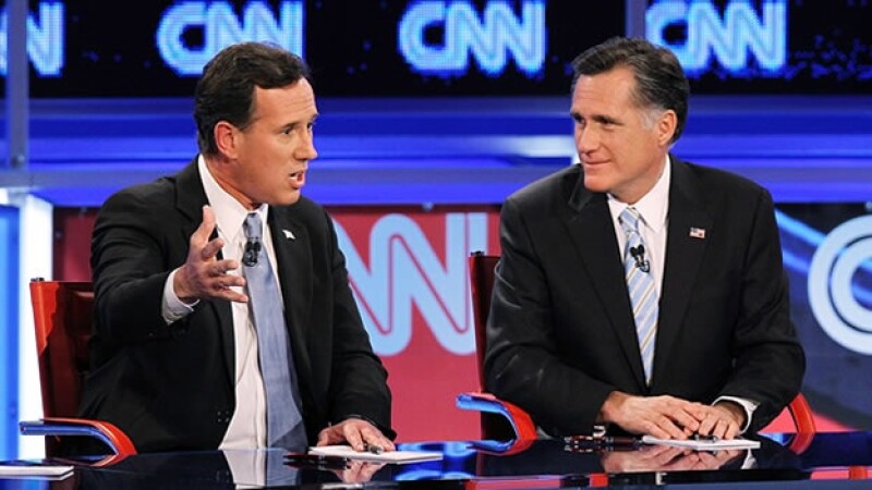 Rick Santorum y Mitt Romney debaten