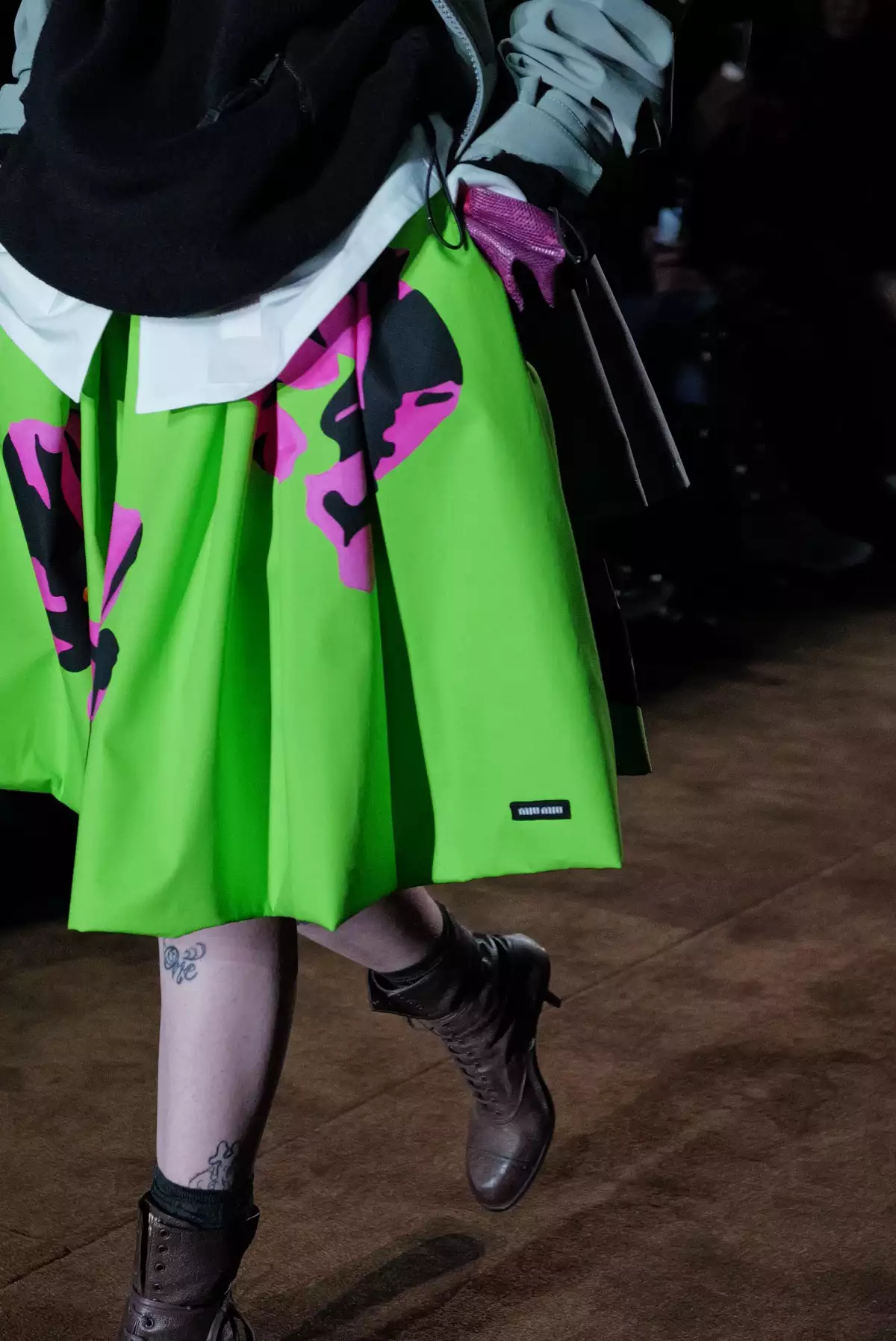 Miu Miu vuelve a cambiar las reglas de las faldas y de la edad