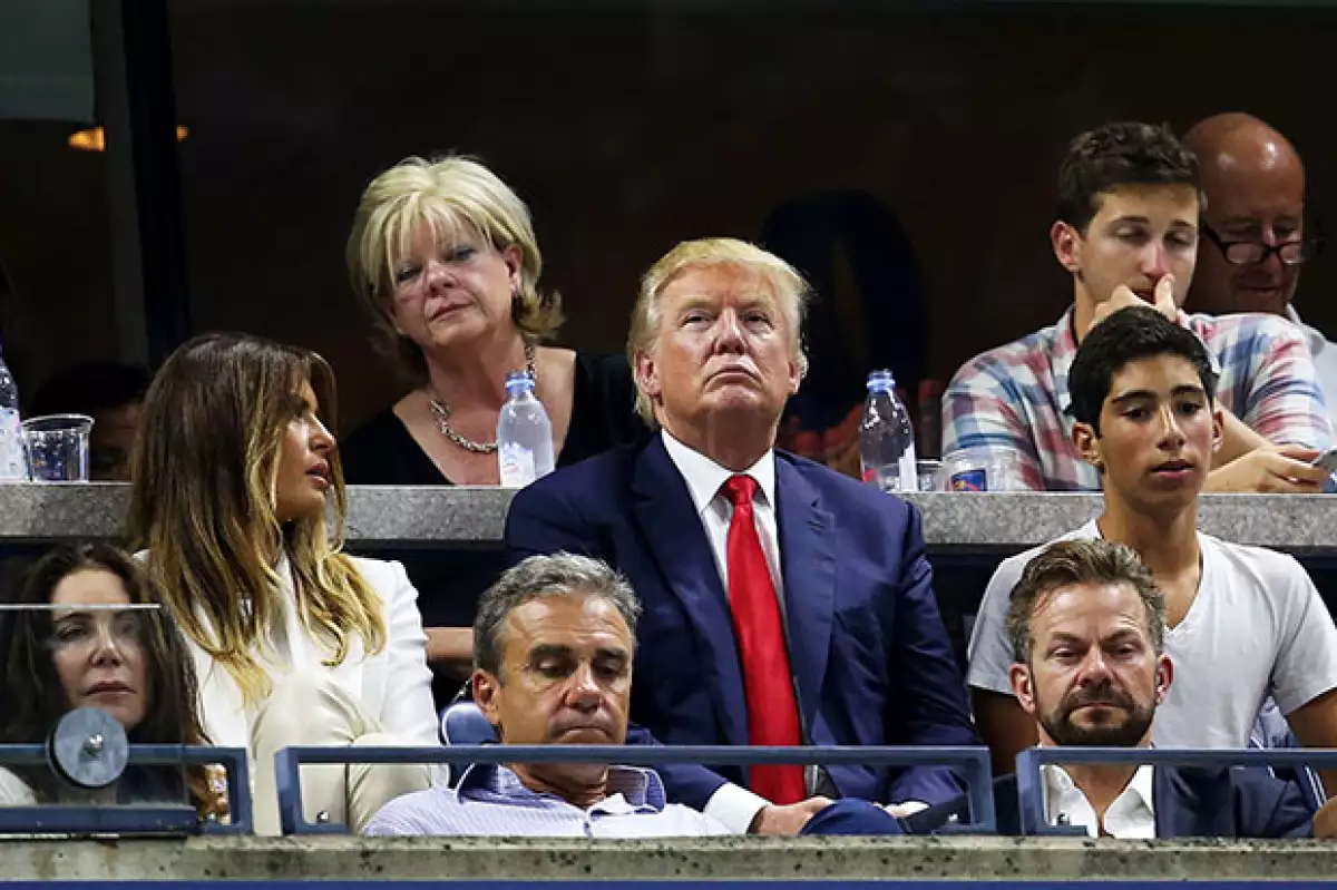 Aunque es el candidato más popular del partido republicano, fuera de recibir ovaciones durante el encuentro de las hermanas Williams, Trump sintió el rechazo de los asistentes.