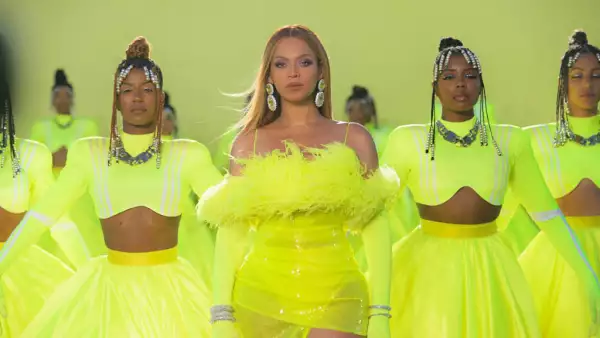 Foto de Beyoncé durante su presentación en los Oscar de 2022.