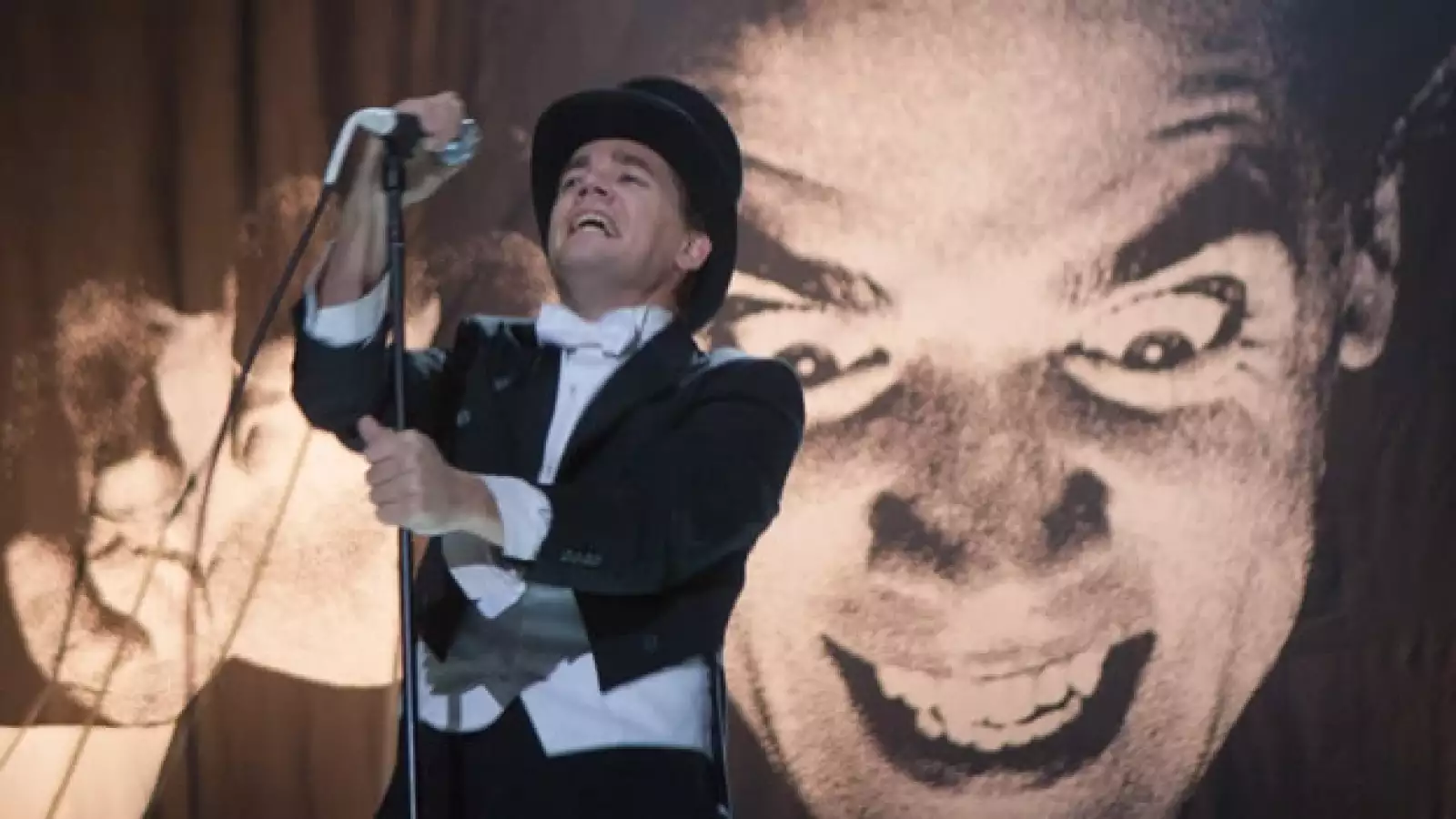 Músicos y aficionados asisten al Corona Capital