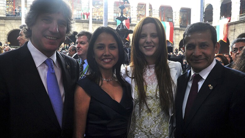 (De izquierda a derecha) El vicepresidente de Argentina, Amado Boudou, la Primera Dama de Perú, Nadine Heredia, la pareja del argentino, Agustina Kampfer, y el presidente peruano Ollanata Humala.