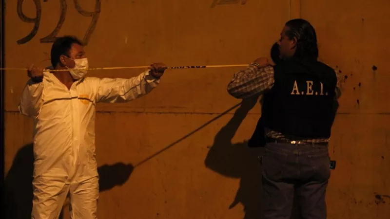 forenses toman pruebas de ataque en bar de motnerrey