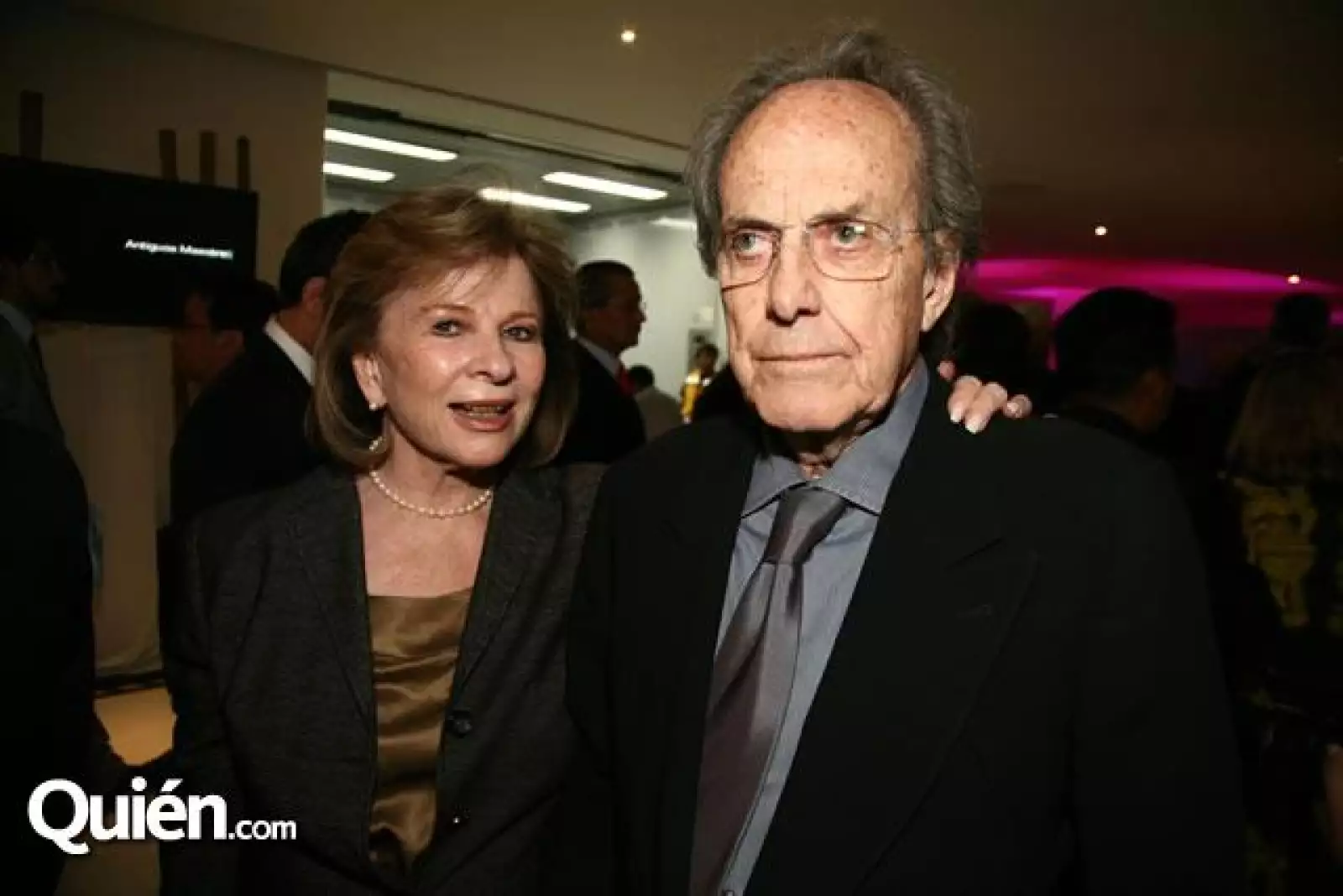 Eugenia Sarre,Teodoro González de León