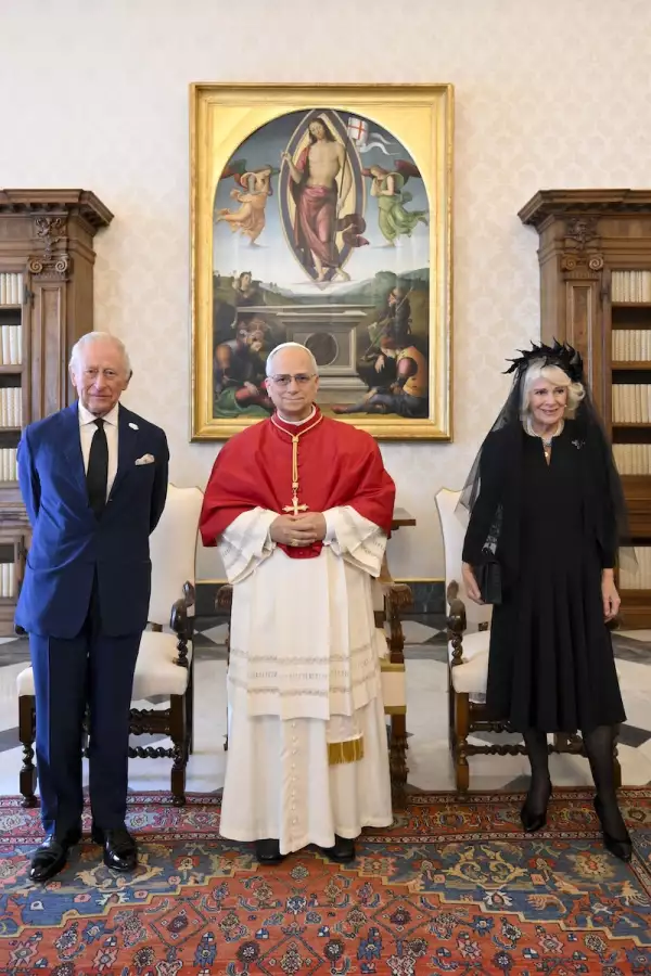 La reina Camila vistió de negro ante el papa León XIV durante la visita oficial a El Vaticano junto al rey Carlos III de Inglaterra