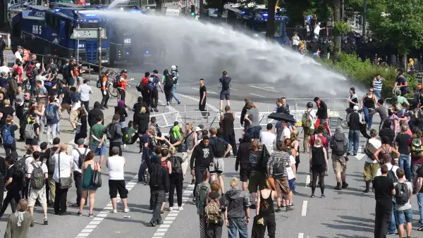 Dispersan a manifestantes