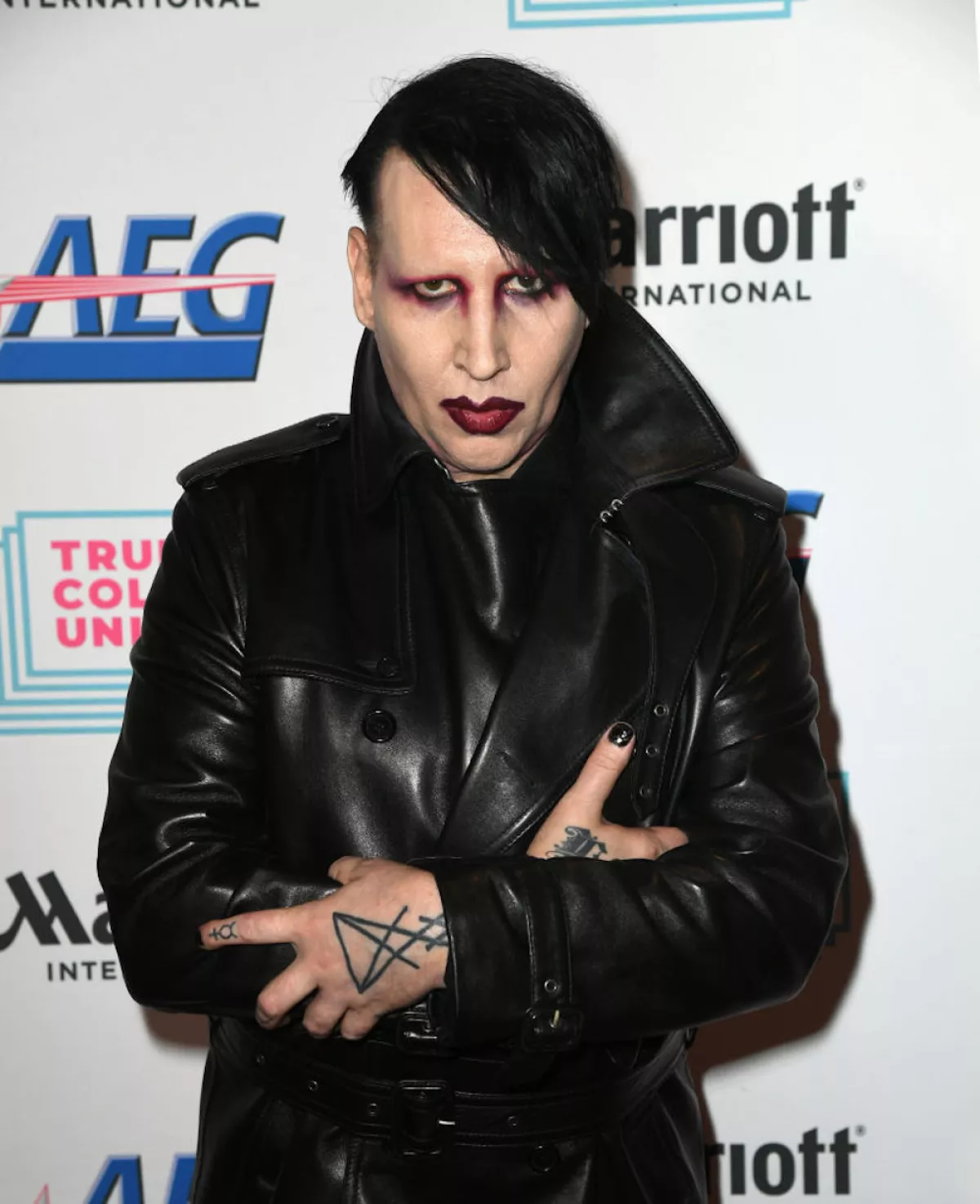 Cyndi Lauper And Friends: Home For The Holidays Benefit