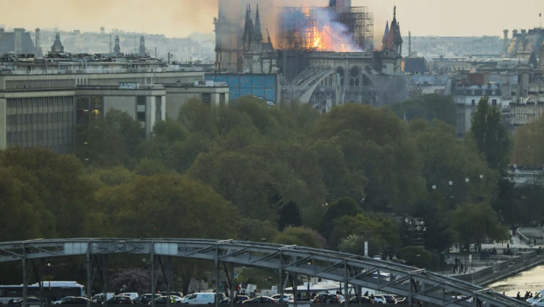 Incendio Notre Dame-11