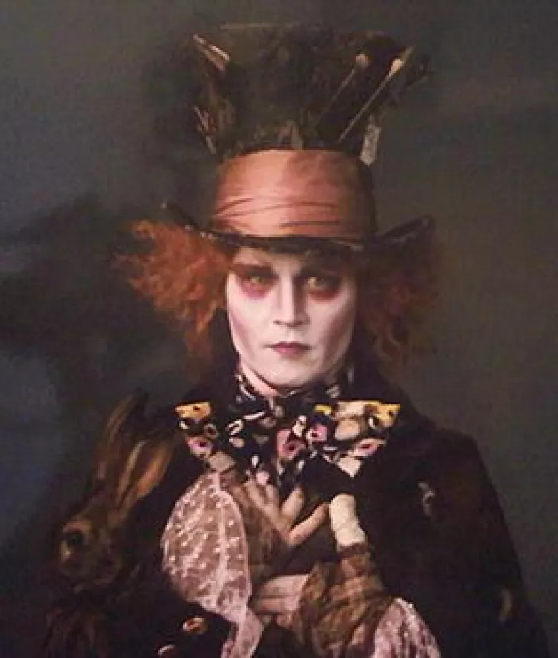 Salió la primera imagen del actor en el papel que realiza en la película de ‘Alicia en el país de las maravillas”, dirigida por Tim Burton.