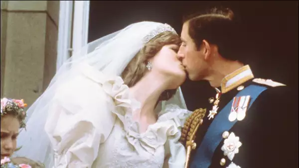 DIANA-CHARLES-KISS