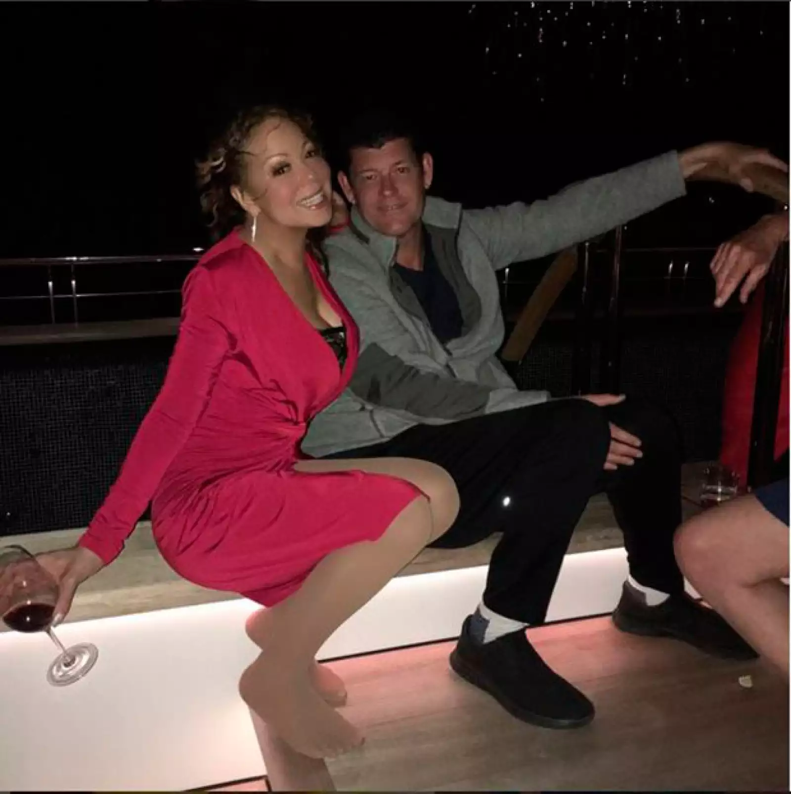 Mariah Carey y su prometido James Packer celebraron el Día de la Independencia en un yate junto a amigos y los hijos de la cantante.