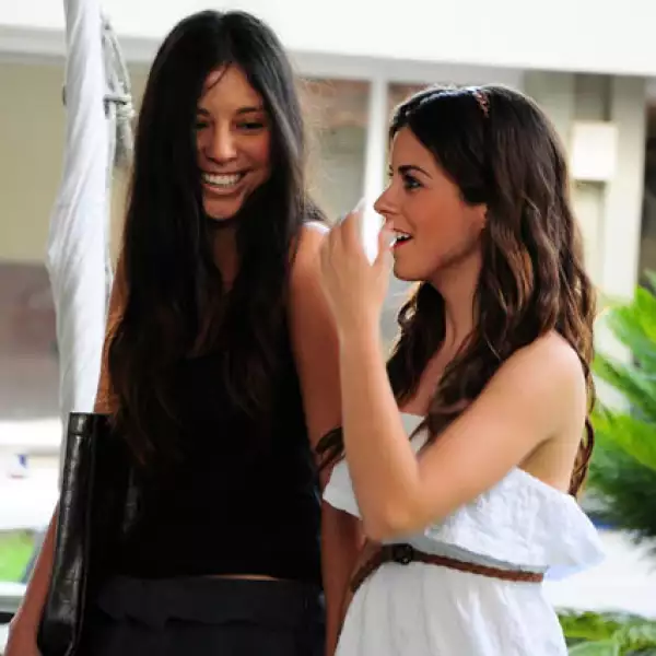 Laura Cisneros y Julieta Silva