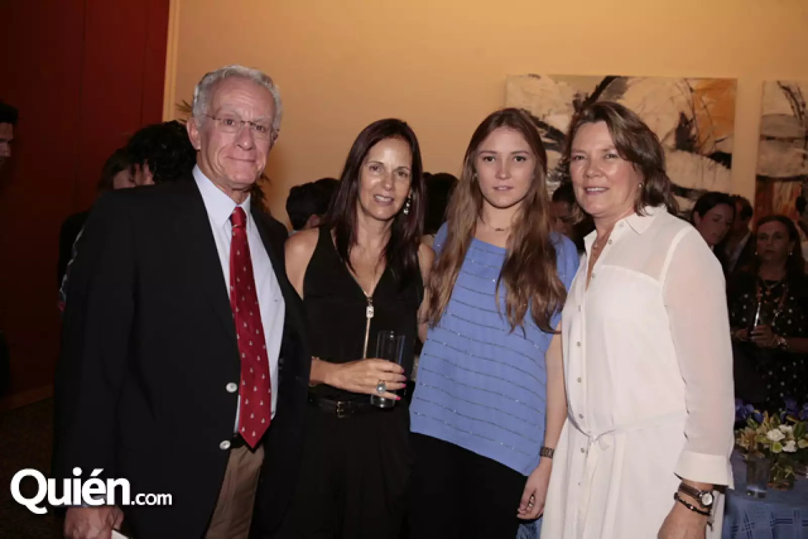 Antonio Collado, Paulina Covarrubias y Aileen y Rosa María Brockmann