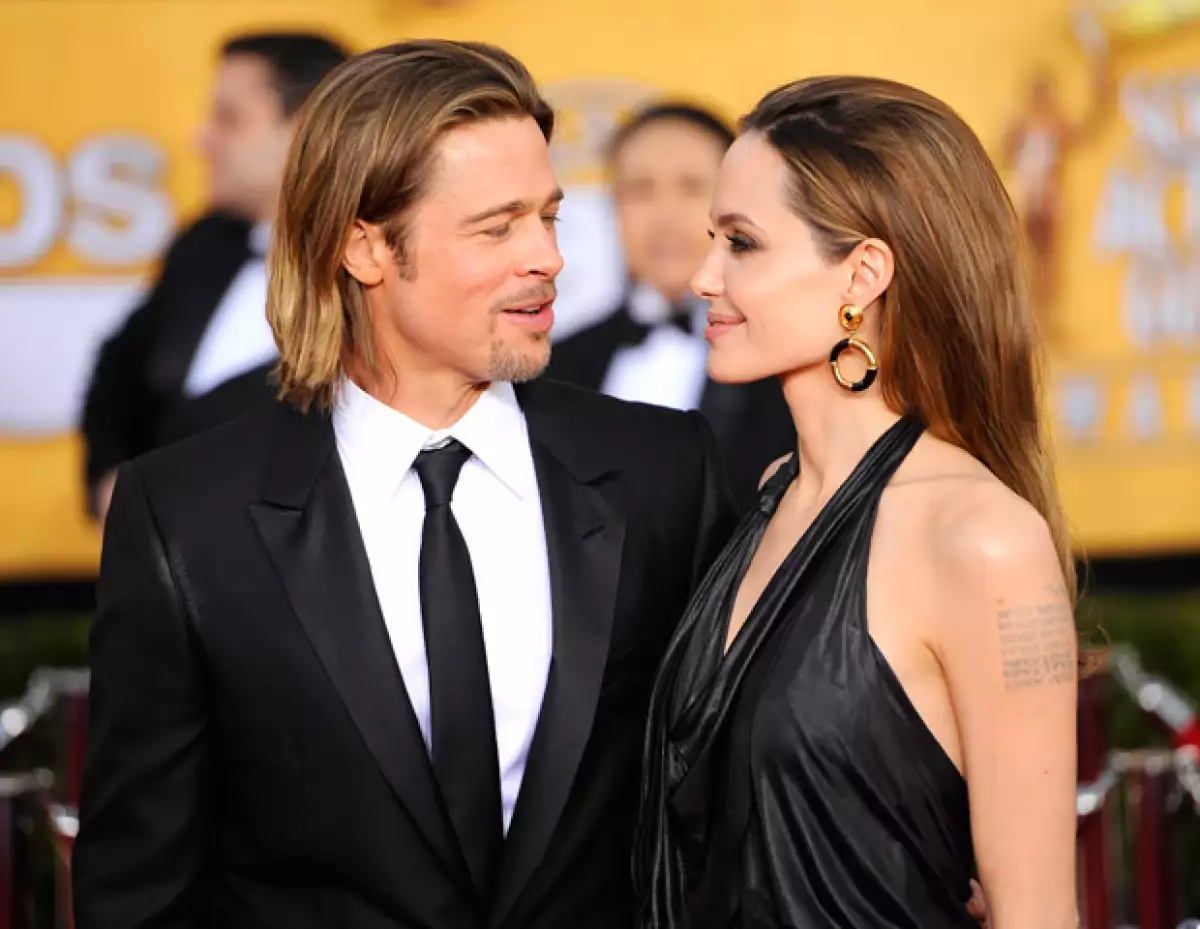 Brad y Angelina lucieron muy contentos al posar ante las lentes de cientos de camarógrafos.