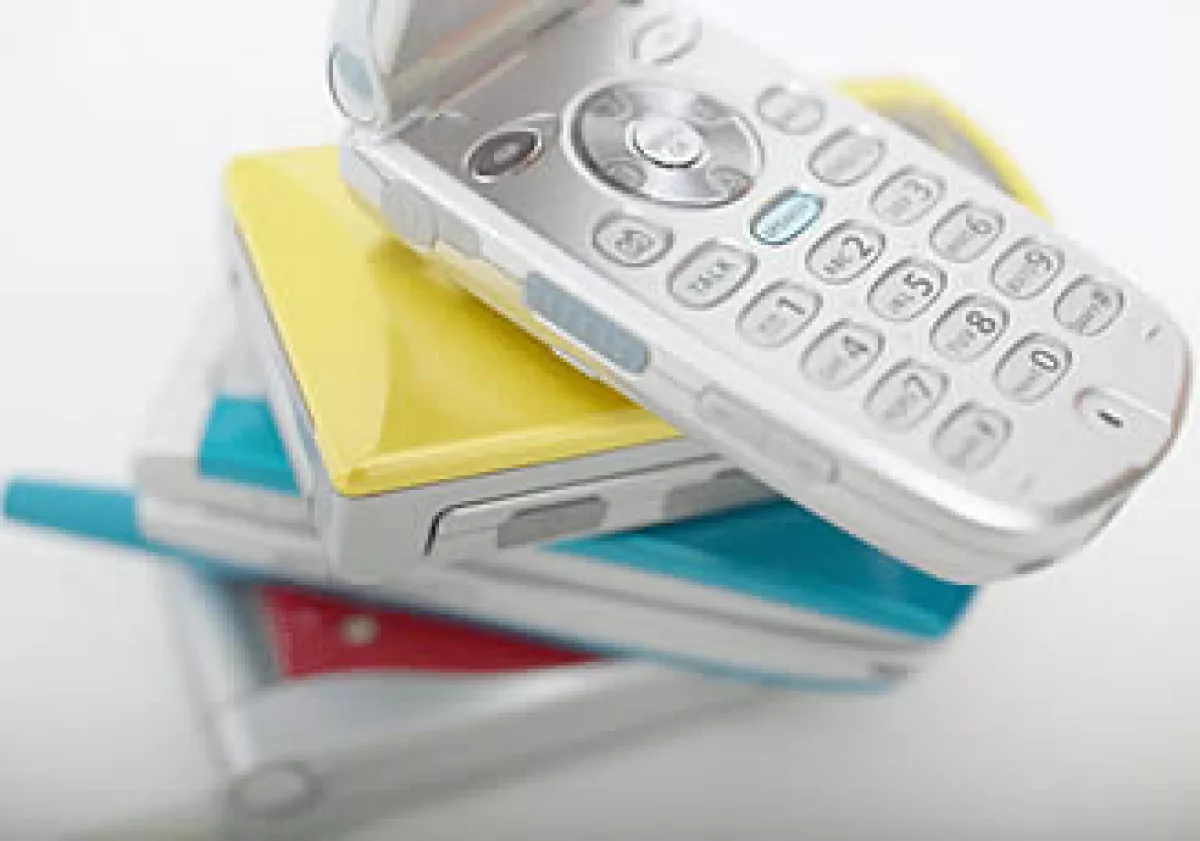 En 2009 se vendieron más teléfonos inteligentes que computadoras, 180 millones de unidades. (Foto: Jupiter Images)