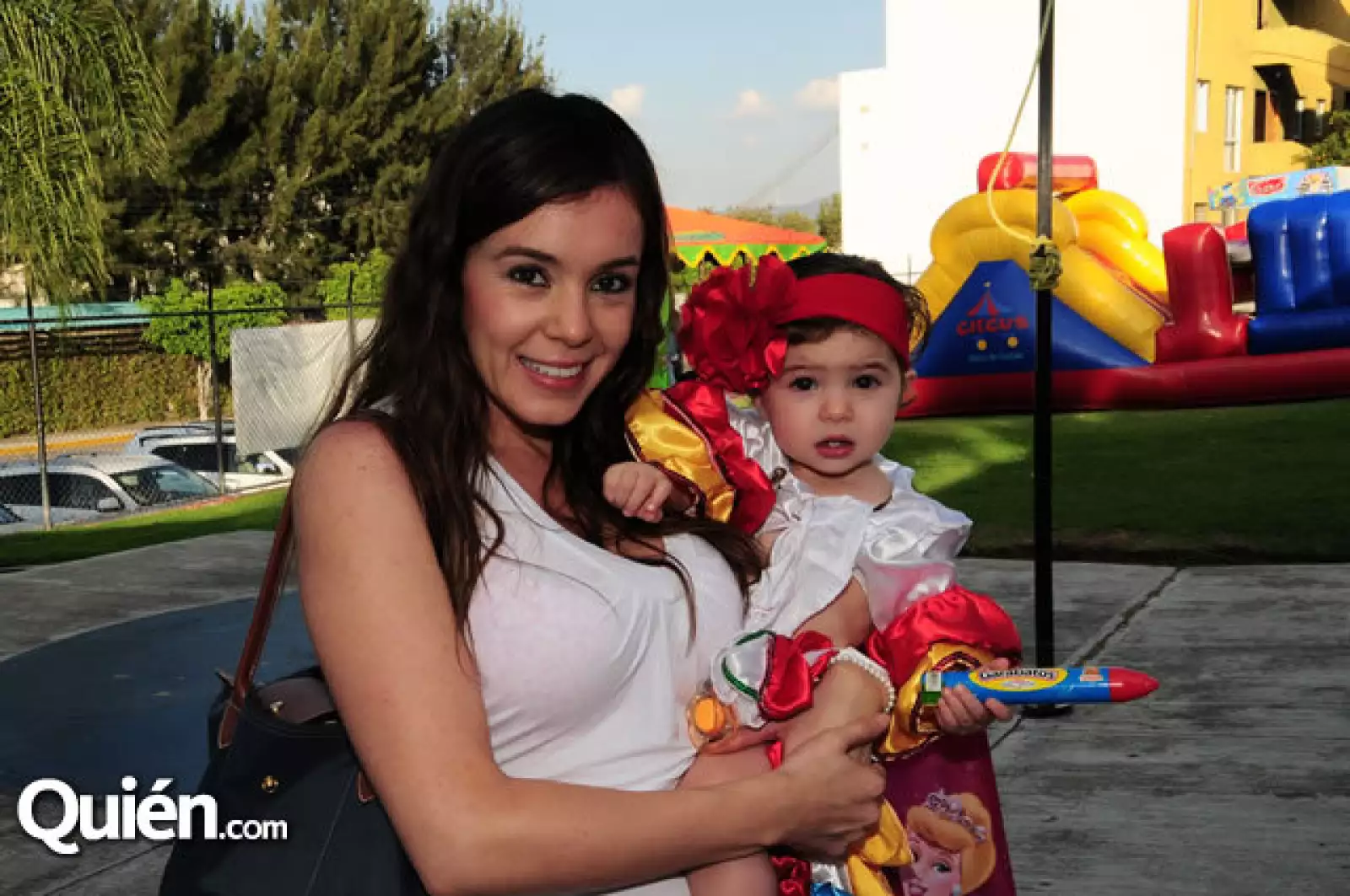 Ana Paula Iturbide y Luciana Tostado