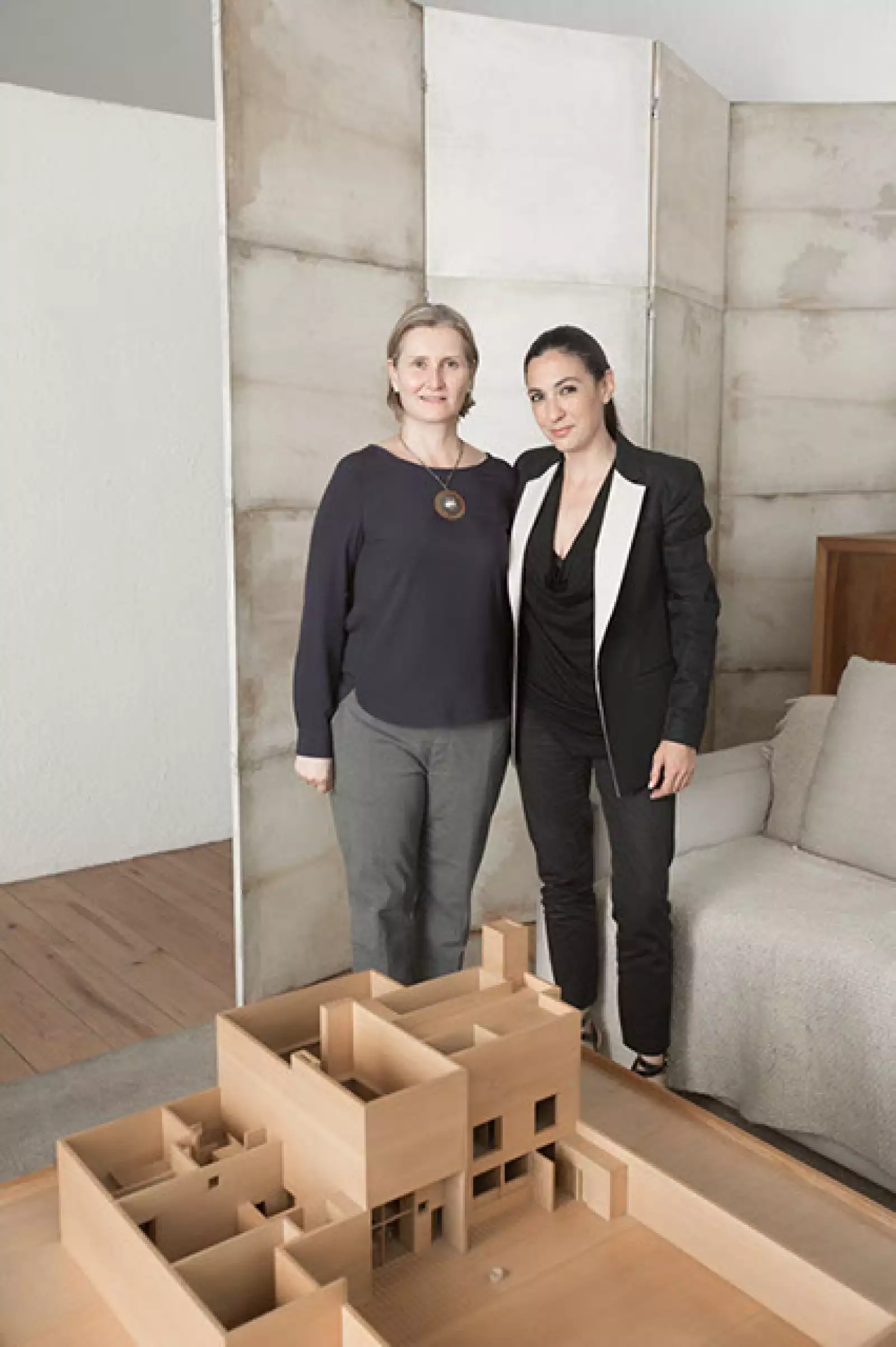 Ana Elena Mallet,Gabriela Lobo