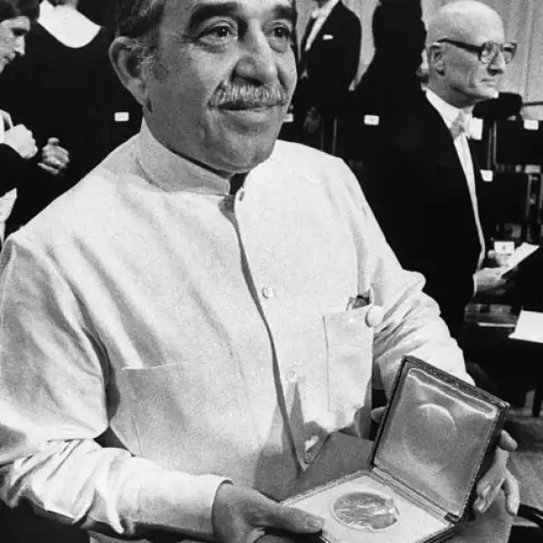 Aquí a la edad de 54 años. Este año, 1982, recibió el Premio Nobel de Literatura.