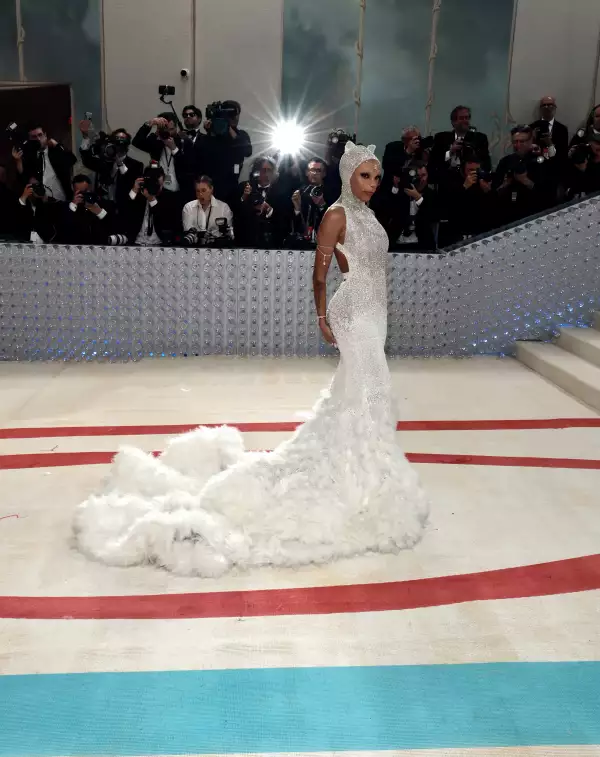 Doja Cat es una gatita sexy en la Met Gala 2023.