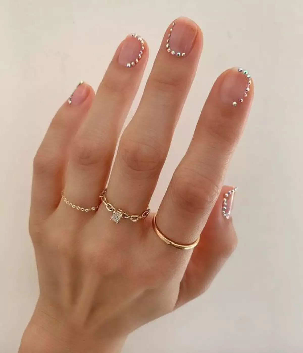 uñas con aplicaciones