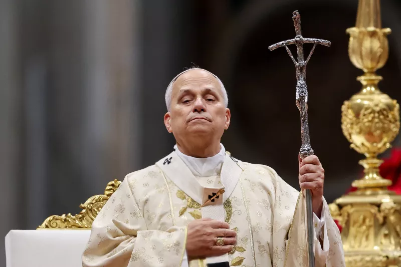 El Papa León XIV celebra la Santa Misa de Navidad en St. Basílica de San Pedro en el Vaticano, 25 de diciembre de 2025.
