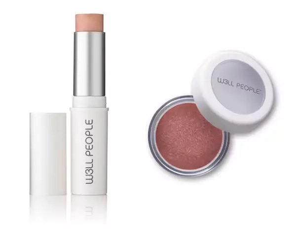 El maquillaje de W3ll People incluye bases, sombras y blushes.