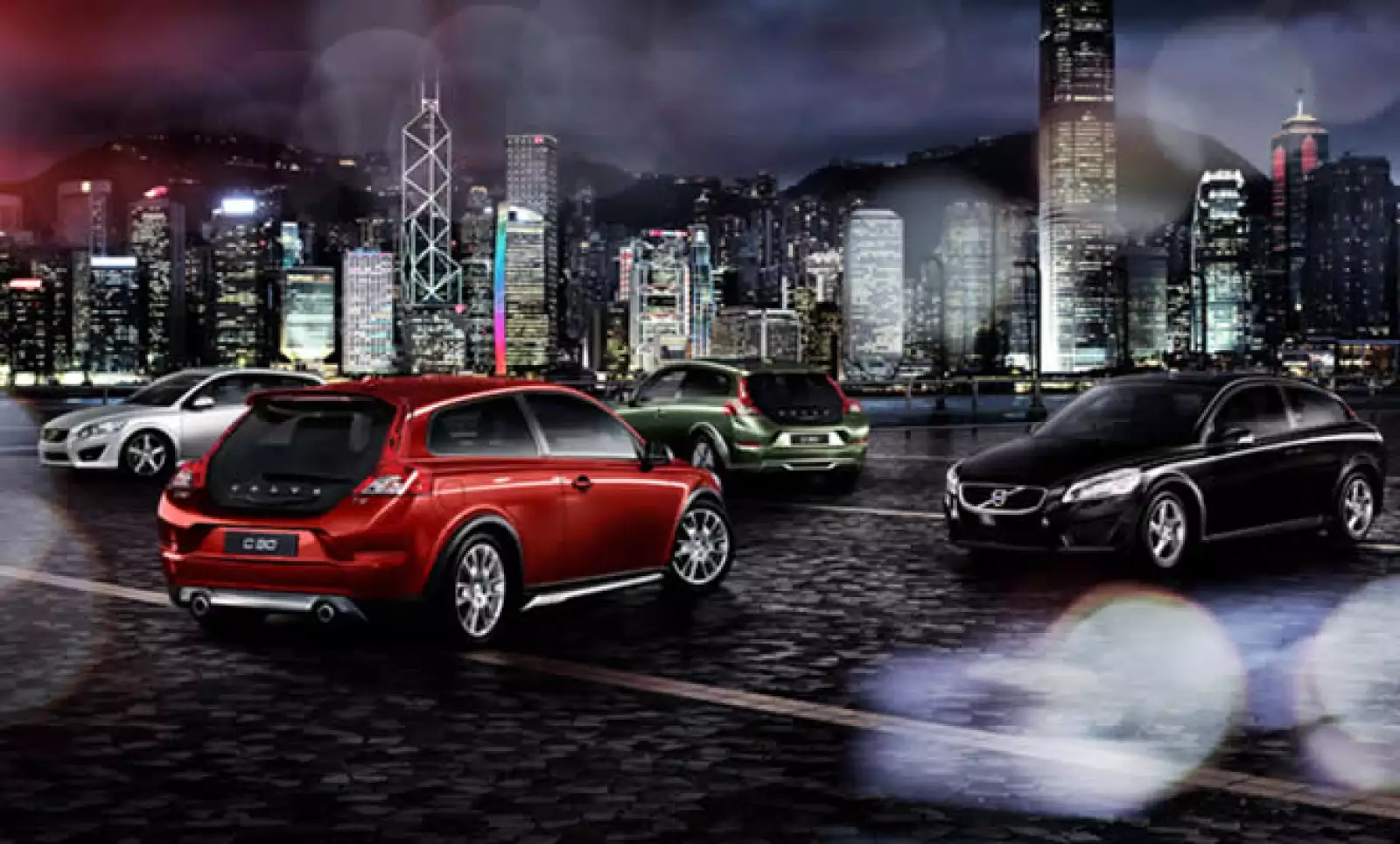 Los cambios más notables se encuentran en la parte delantera, adoptando un estilo de faros más redondeados y deportivo.