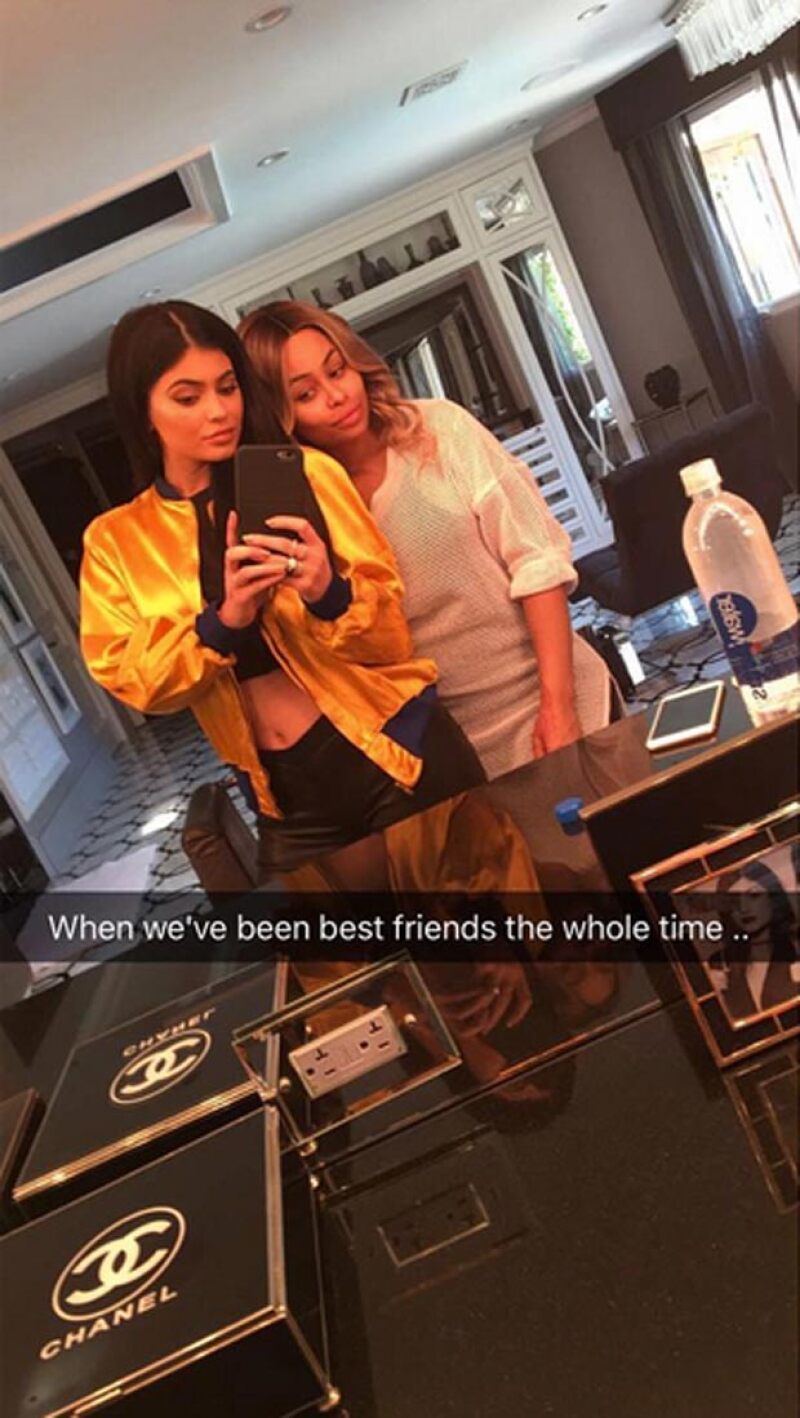 Se dice que Kim Kardashian medio entre la pareja y ex pareja de Tyga, pues no quiere que los problemas entre ellas arruinen la boda de su hermano Rob.