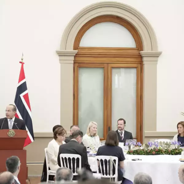 PRINCIPES DE NORUEGA EN CASTILLO DE CHAPULTEPEC
