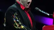 El cantante británico fue dado de altra tras ser tratado por una infección con bacteria E. coli y gripe.
