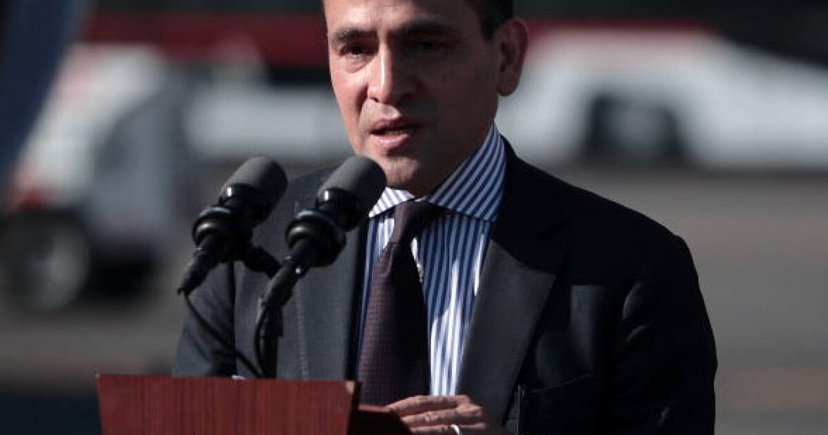Arturo Herrera, who is the former secretary who arrives at the World Bank Arturo Herrera, who is the former secretary who arrives at the World Bank