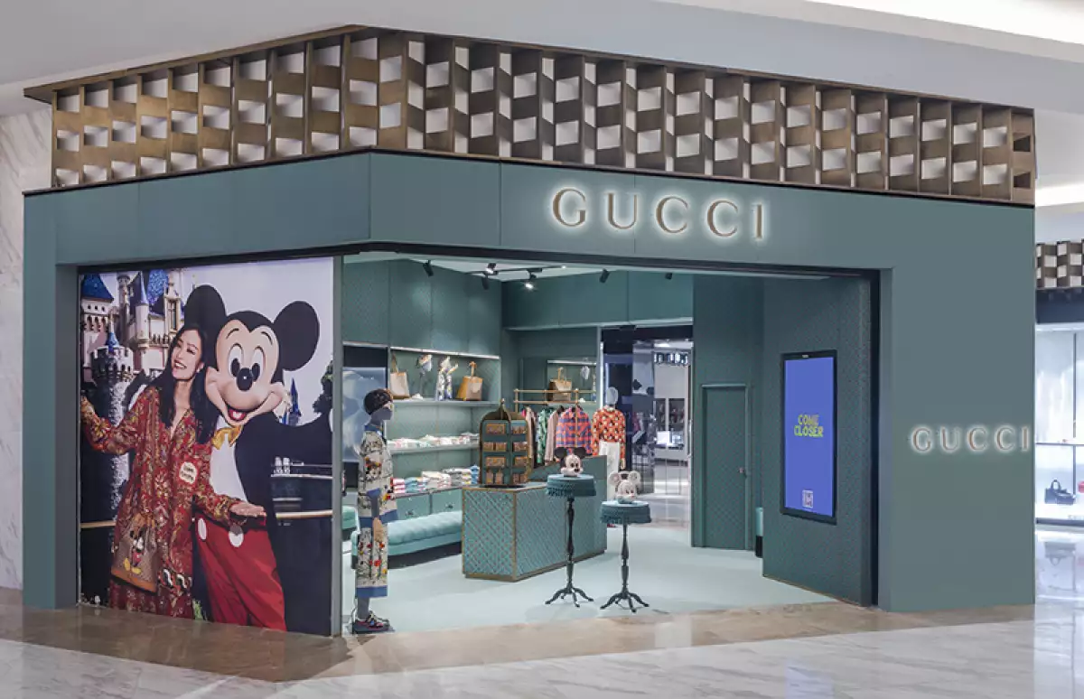 gucci-mickey-mouse-palacio-hierro-polanco-2