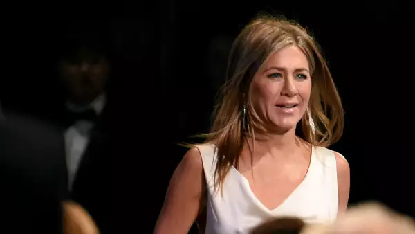 JENNIFER-ANISTON.jpg