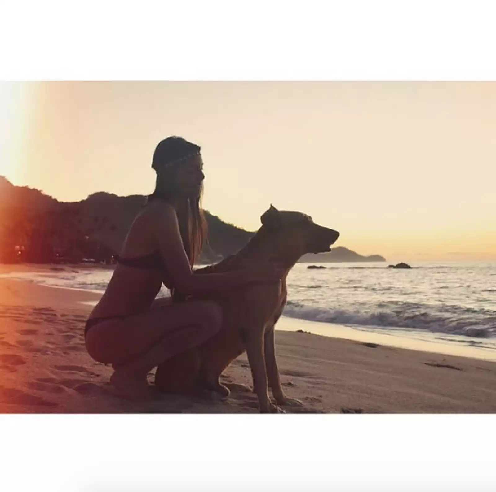 María Levy nos ha conquistado con sus fotos en traje de baño. La guapa mexicana se ha vuelto de las más populares en la red social gracias a sus imágenes.