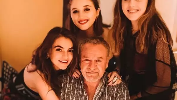 José Alberto “El Güero”  y sus hijas Sofía, Fernanda y Regina